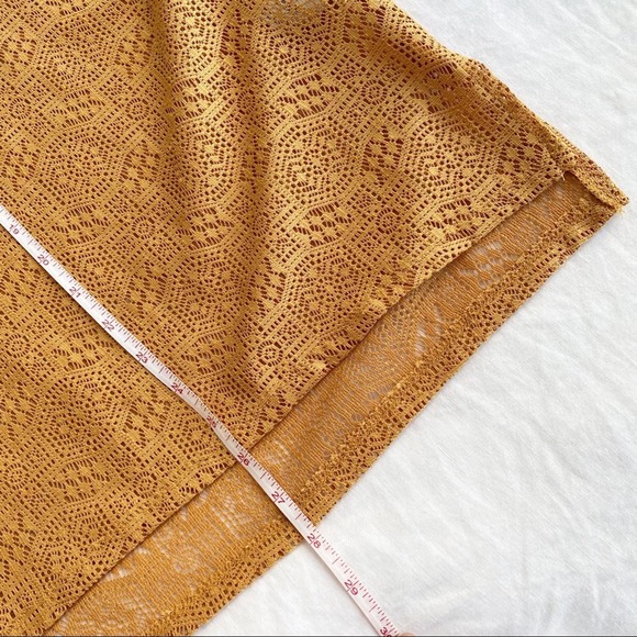 Anthro Akemi + Kin Bratton Yellow Gold Lace Top L - Picture 11 of 14